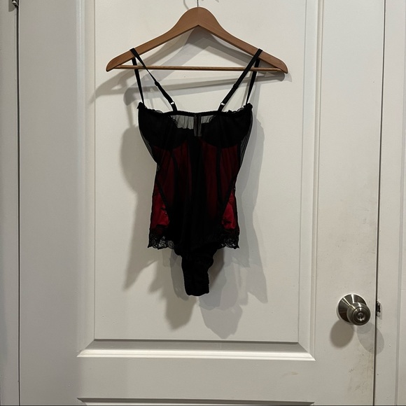 Victoria’s Secret Vintage Floral Lace Bodysuit - Picture 3 of 3